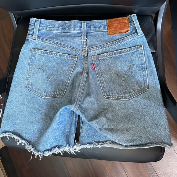 Levi’s light washed Jean shorts - Picture 2 of 3